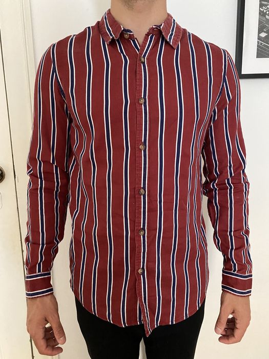 Camisa Vermelha às Riscas Nova