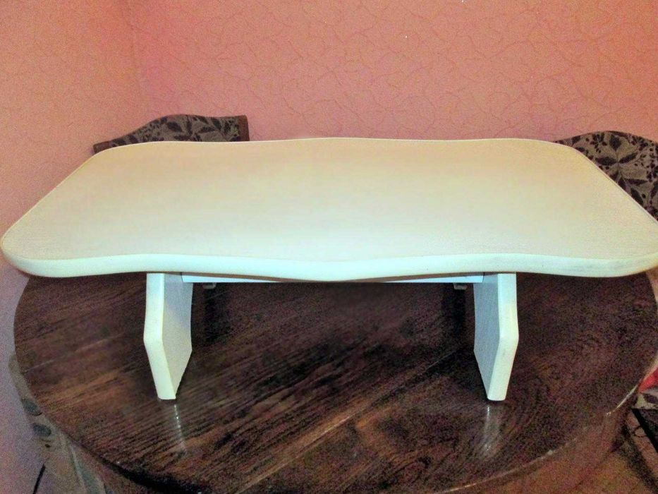 Підставка-столик  для побутових потреб