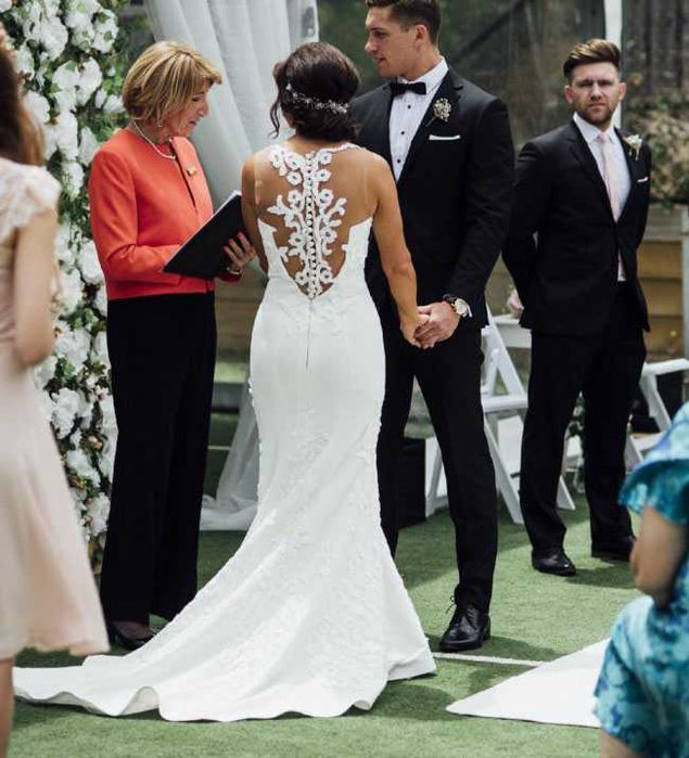 Весільна сукня сілует "рибка" зі шлейфом Omur Ozer турція