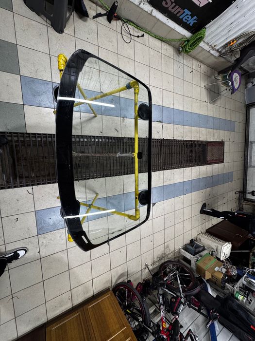 Продам стекло на Honda S2000