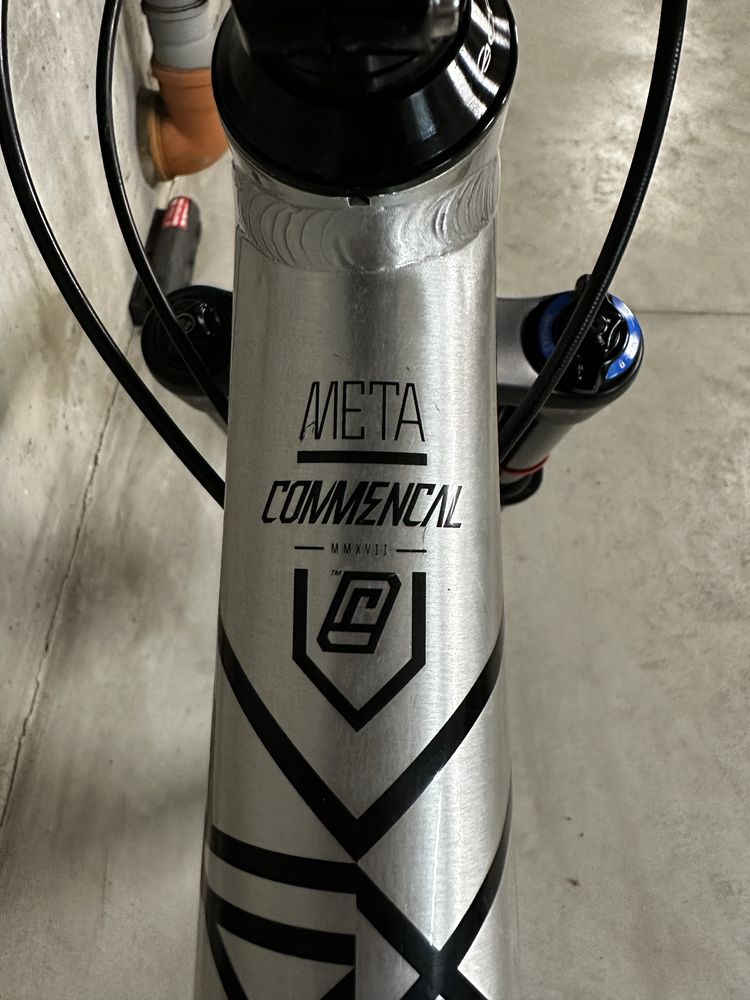 Commencal Meta AM V4.2 Race Eagle