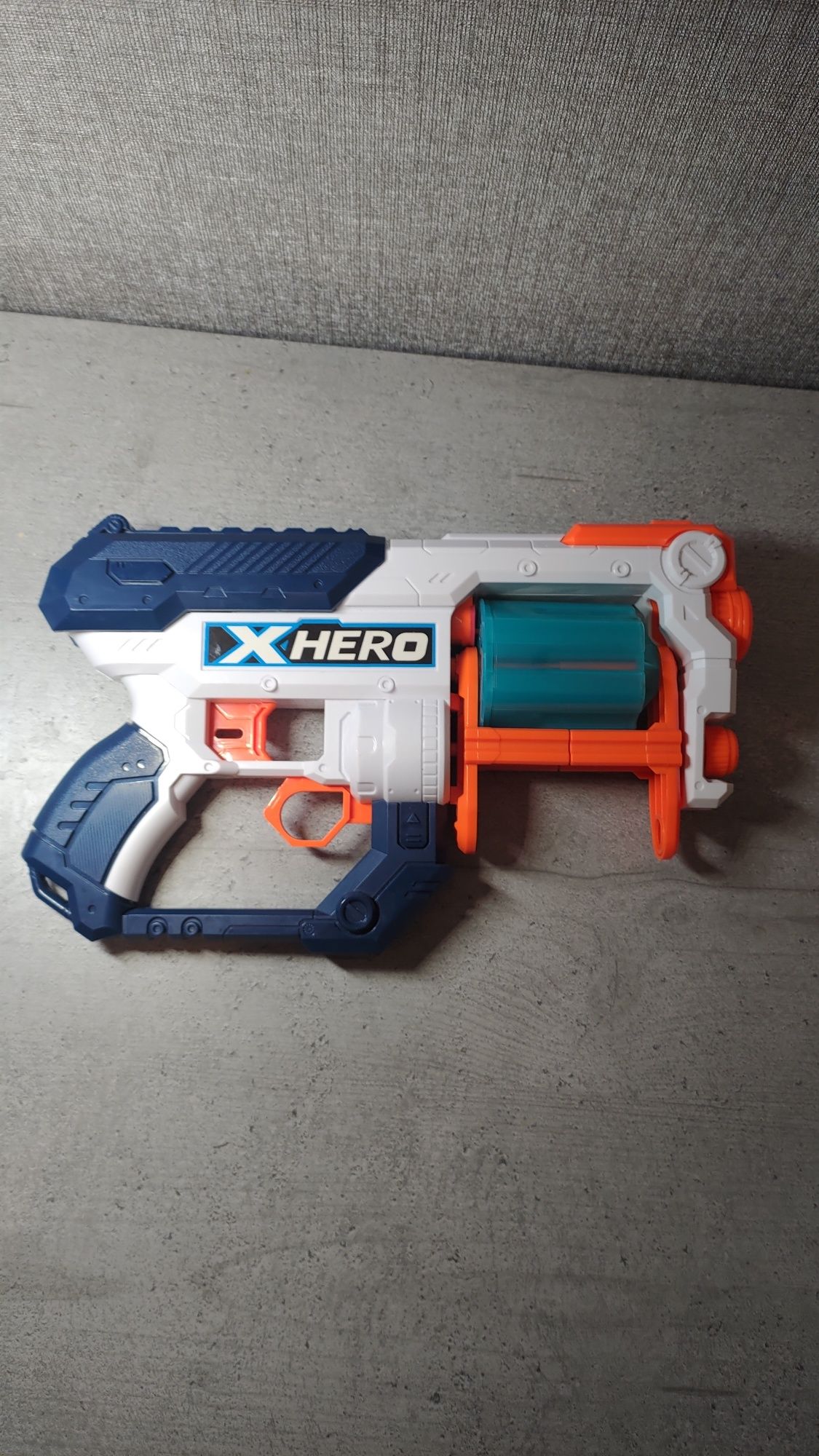 Продам бластер X-hero от nerf