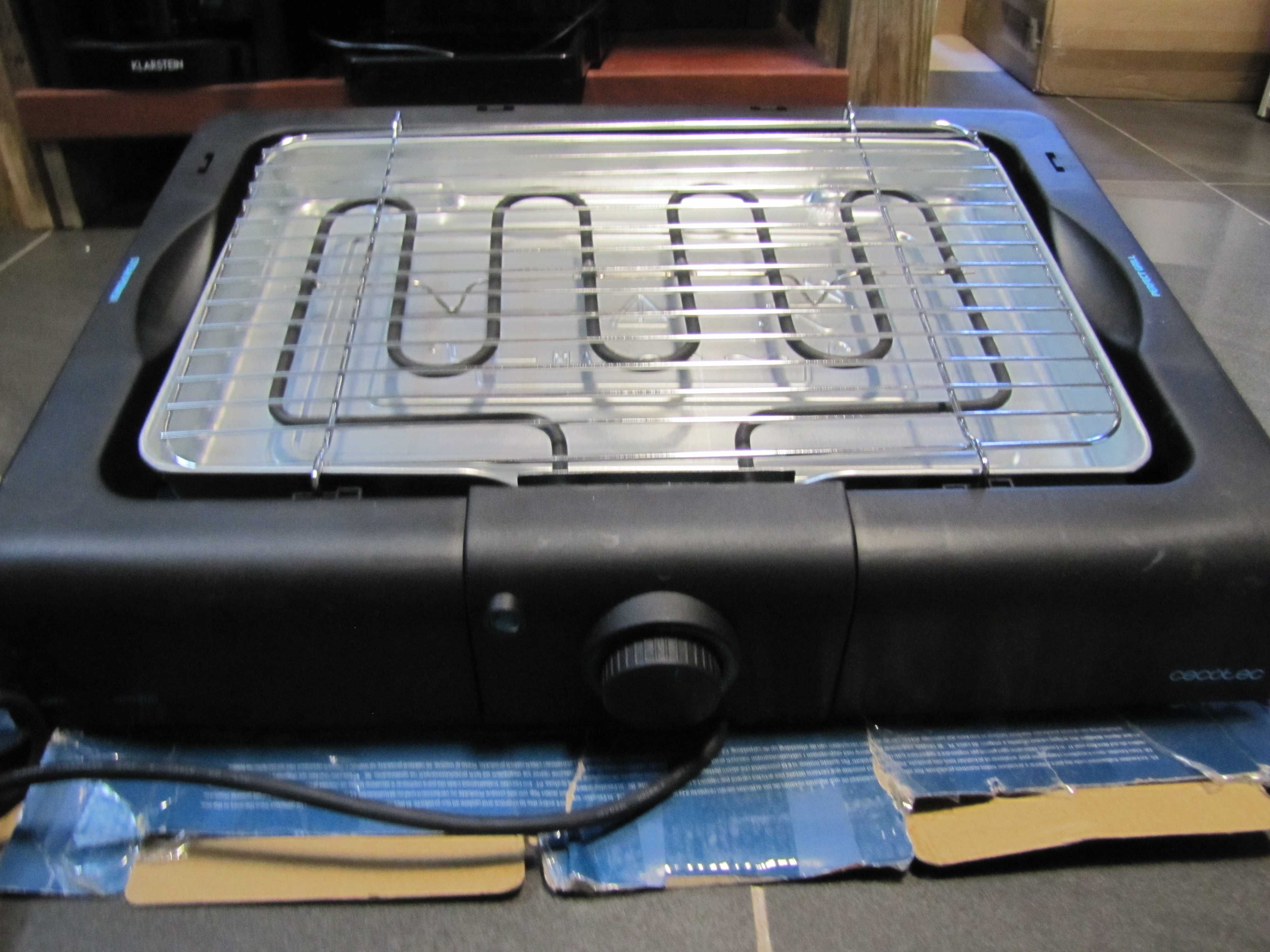 Grill elektryczny stołowy 2400W regulacja ruszt stalowy Cecotec