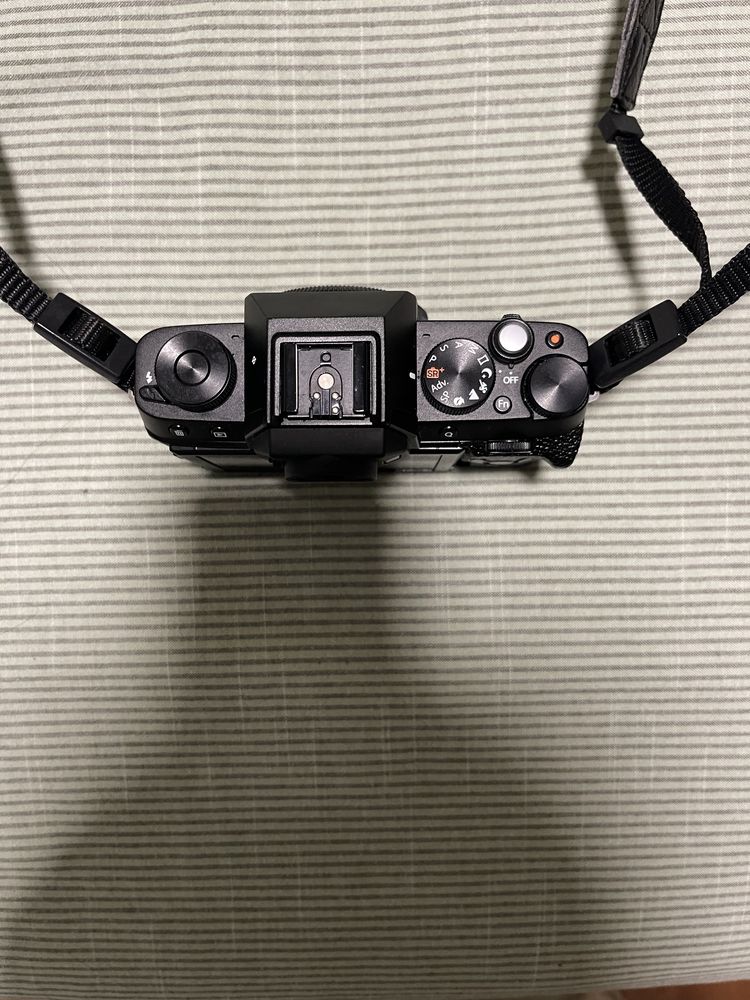 Máquina Fotográfica FUJIFILM X-T100 + lente XC1 5-45mm (APS-C)
