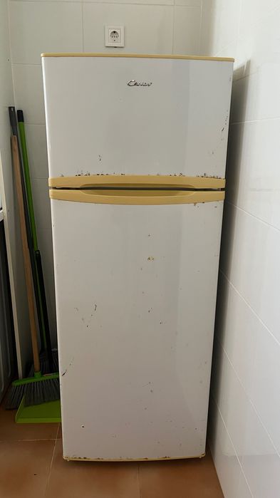 Frigorífico com Freezer