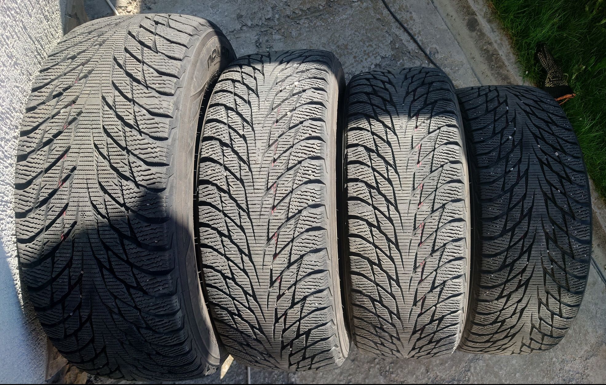 Шины зимние 205/65 R16 Nokian Hakkapeliitta R2