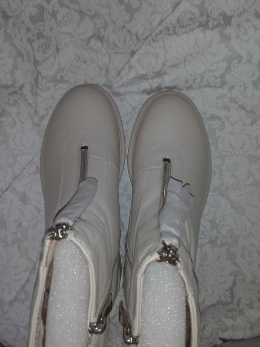 Чоботи з хутряною підкладкою бренду NAIDINI.