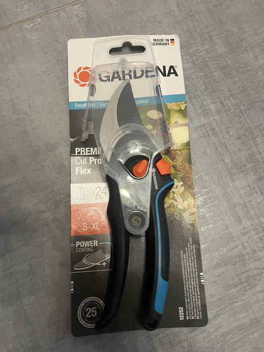 Секатори Gardena, Fiskars