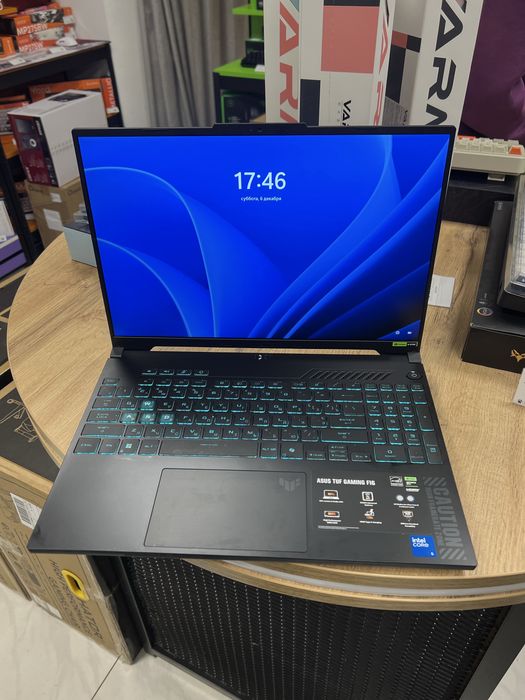 Игровой ноутбук (Ноутбук ASUS TUF F16 )идеальное состаяние