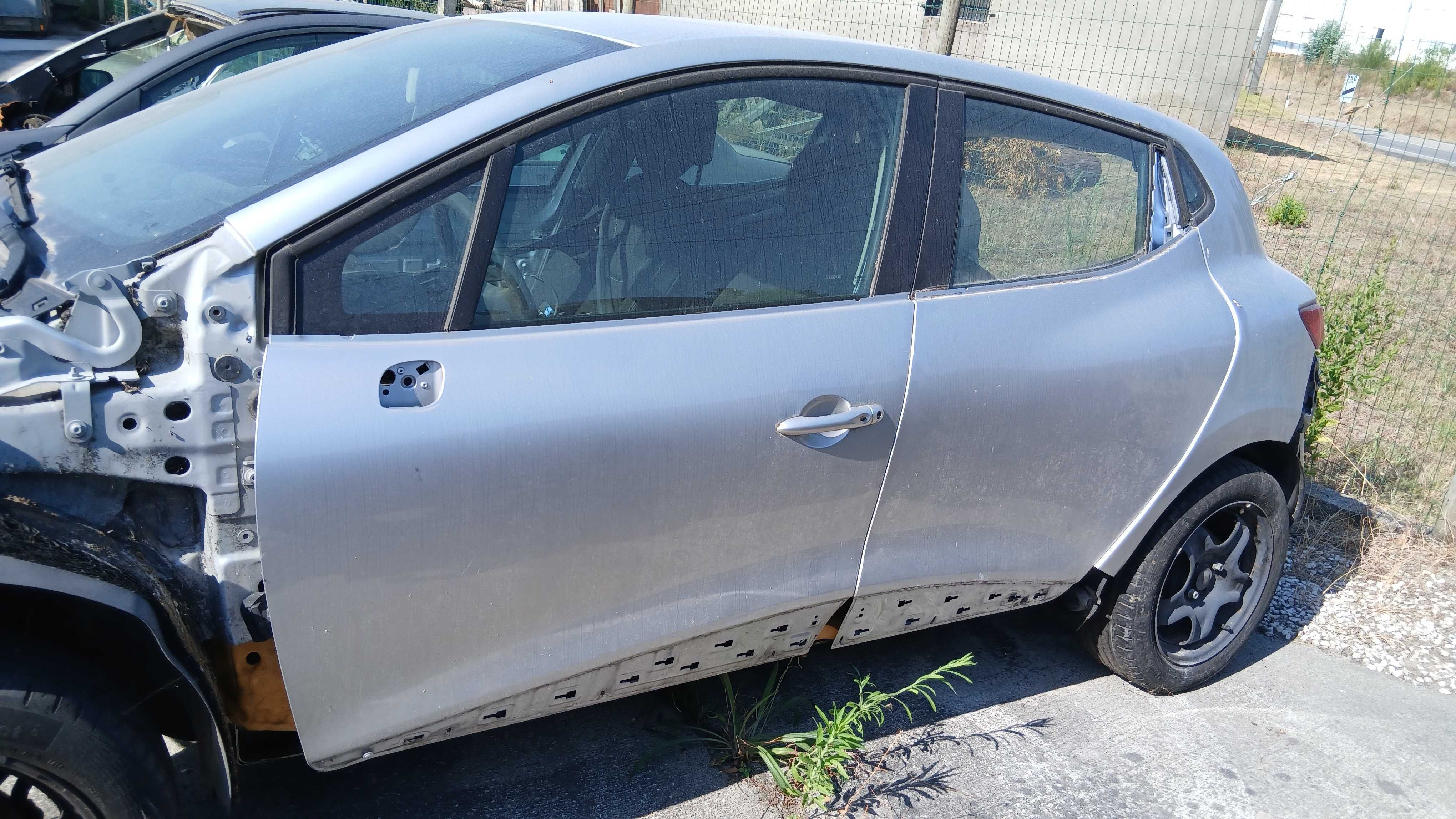 Portas esquerdas Renault clio IV