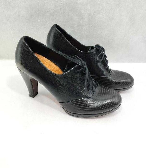 Chie mihara шкіряні ботильйони туфлі черевики чорні полоска на шнурках