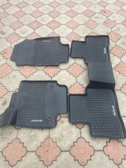 Коврики ,для машини Toyota RAV4