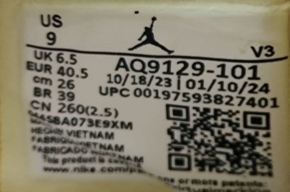 Кросівки Nike Air Jordan 4 Retro - 40,5 розмір.