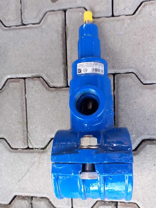 Nawiertka D90/5*4 PE/PCV 3250 + zasuwa DN32 GW/GW +obudowa teleskopowa
