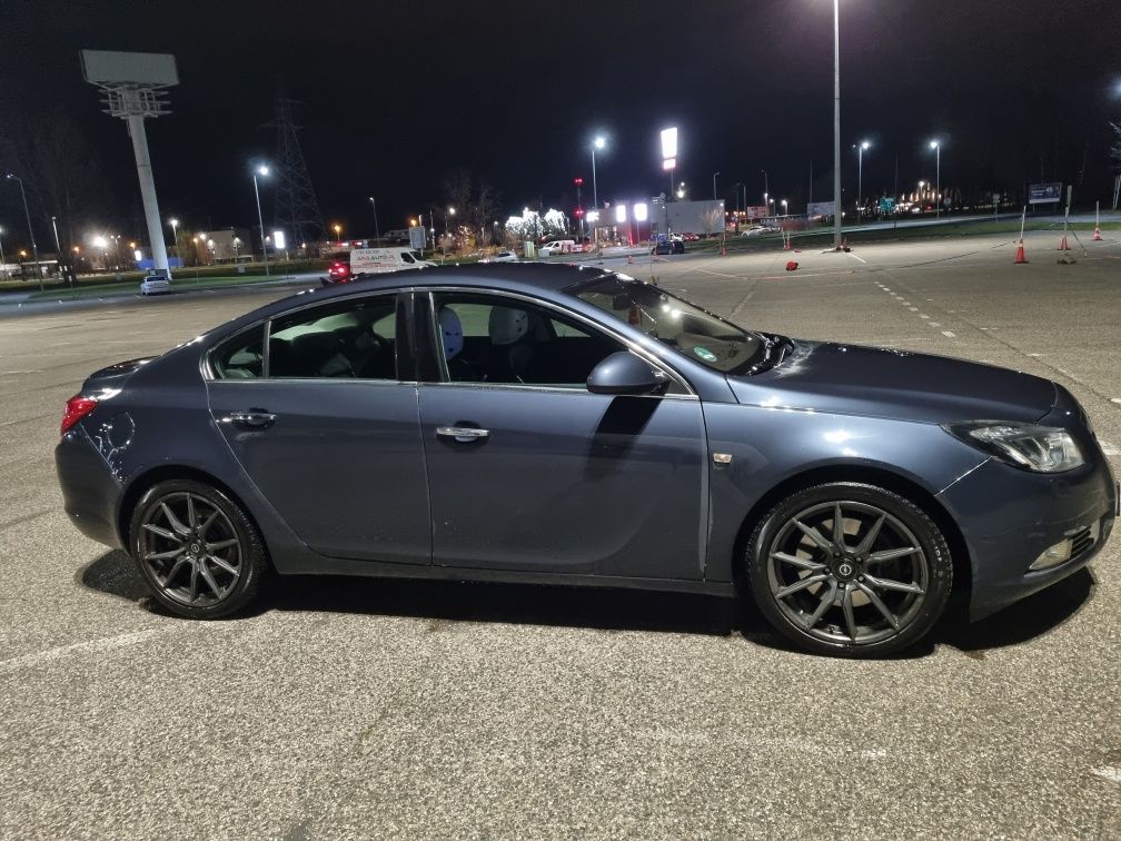 Opel insignia sedan 2.8t v6 4x4