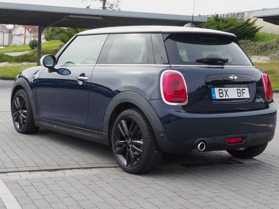 Mini Cooper D 1.5 automático (modelo 2018), gasóleo, GPS, JCW jantes