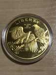Монета США LIBERTY золотистого цвета в капсуле новая