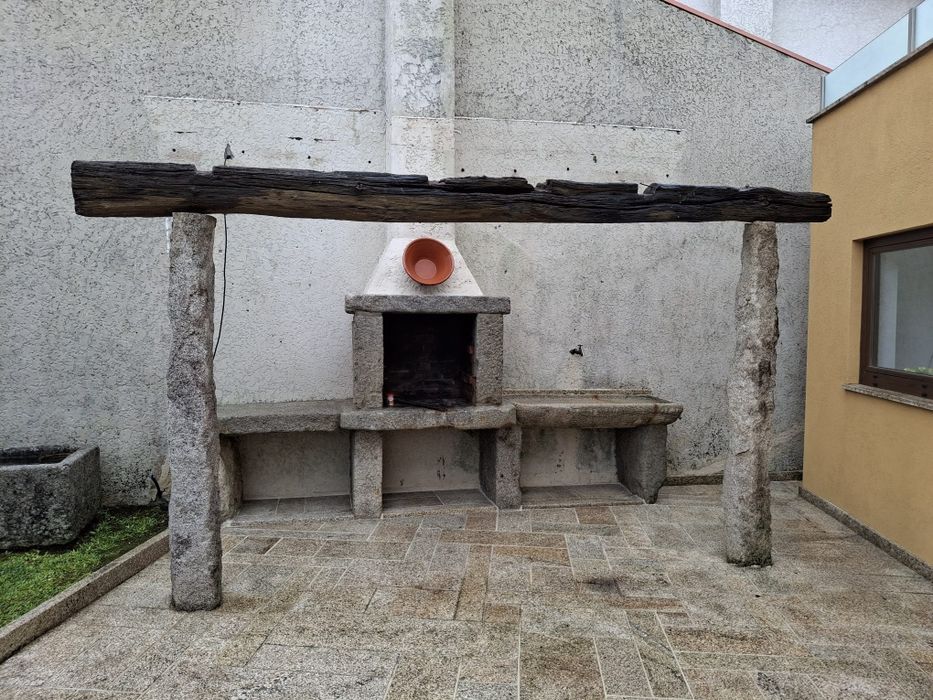 2 vigas em carvalho antigo e 2 esteios