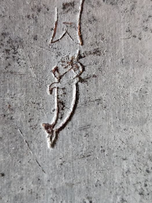 Stary noż z sygnaturą