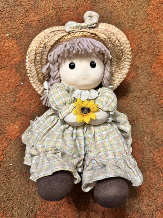 Boneca de pano antiga