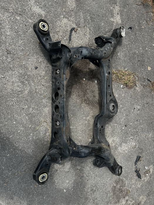 Подрамник задний Audi A6