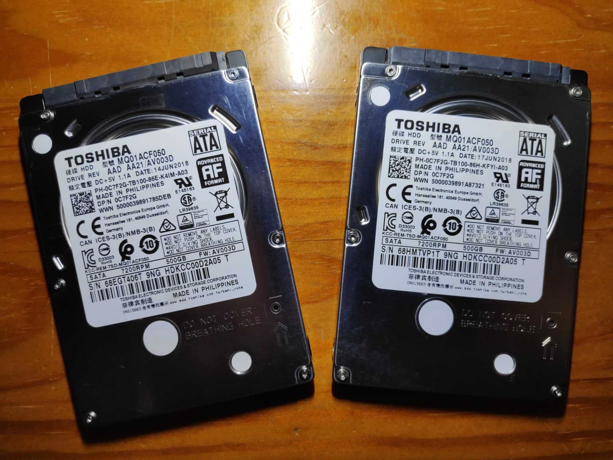 2 discos HDD 2.5" Toshiba 500GB (7200 RPM)