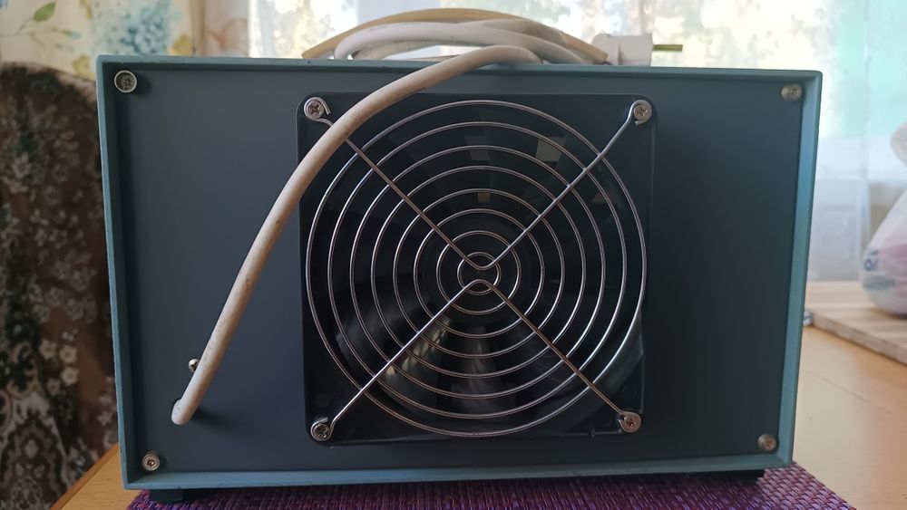 Зарядное устройство