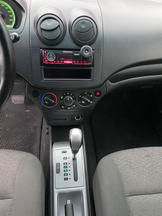 Продам CHEVROLET AVEO 2010 року АВТОМАТ ціна 4950 у.е