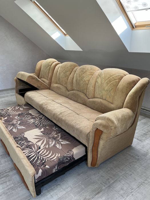 Диван розкладний зі спальним місцем