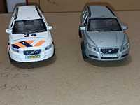 Dwa modele Volvo V70 w skali 1:36