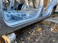 Стойка порог левый Nissan rogue T33 Ниссан рог Т33 2021 2022 2023