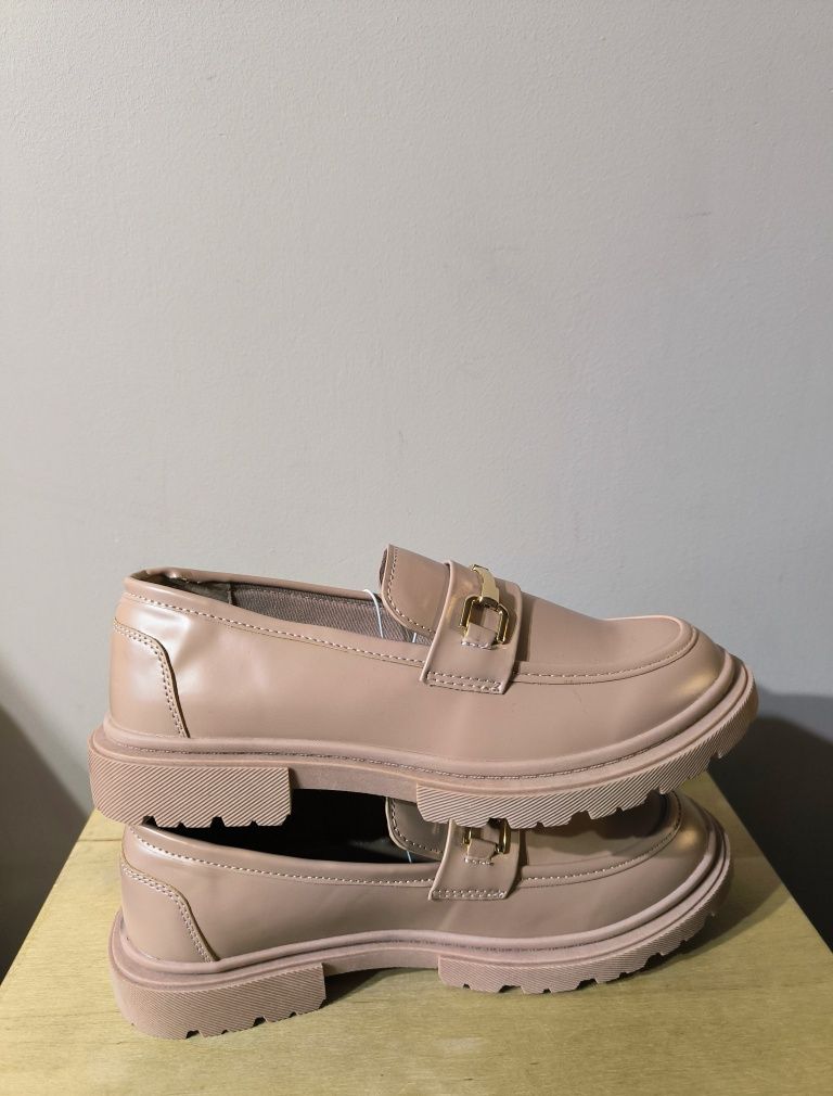 Loafersy mokasyny lordsy ze sprzączką na grubej podeszwie Reserved 39