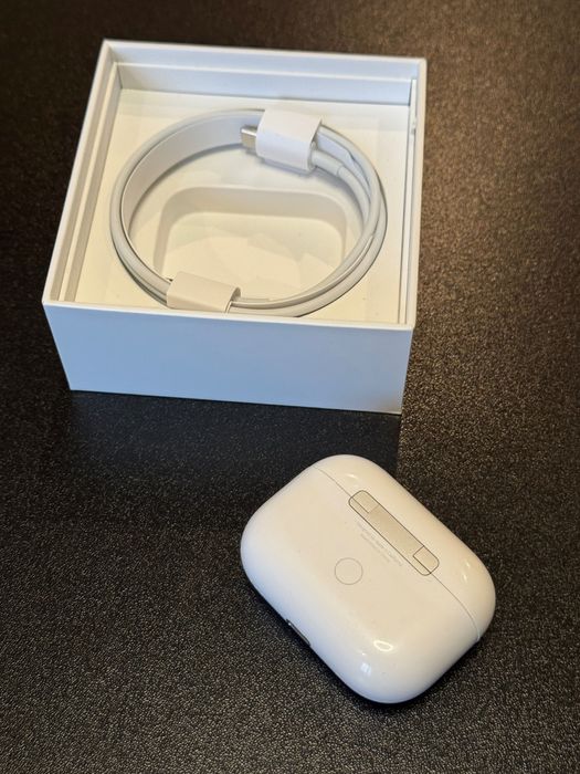Зарядний кейс Apple Air Pods Pro 2. Оригінал