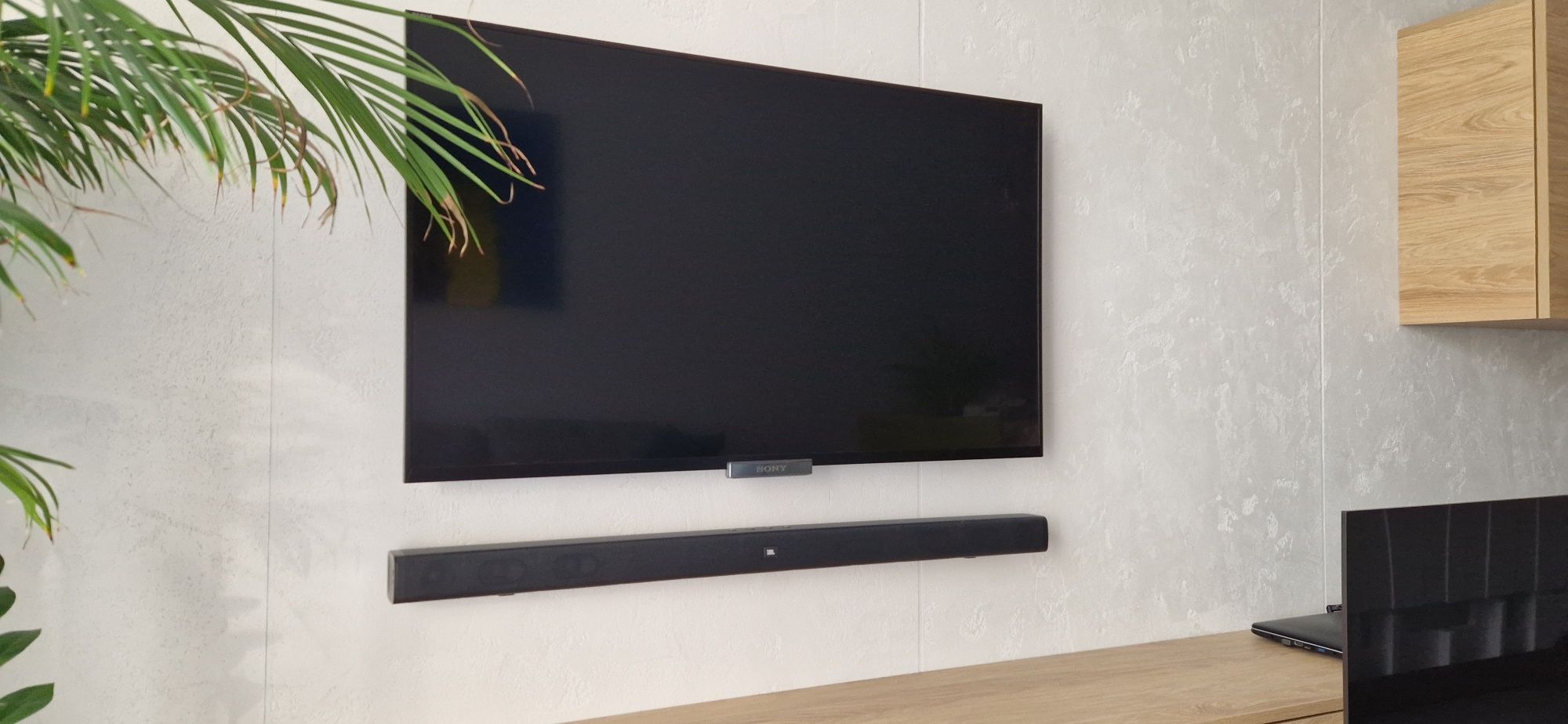 Telewizor Sony 42 całe w bardzo dobrym stanie. Dvb-t, hdmi, USB.