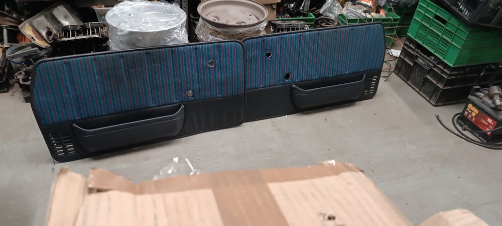 Fiat 126 boczki drzwi do wersji EL bardzo ładny stan lewy i prawy