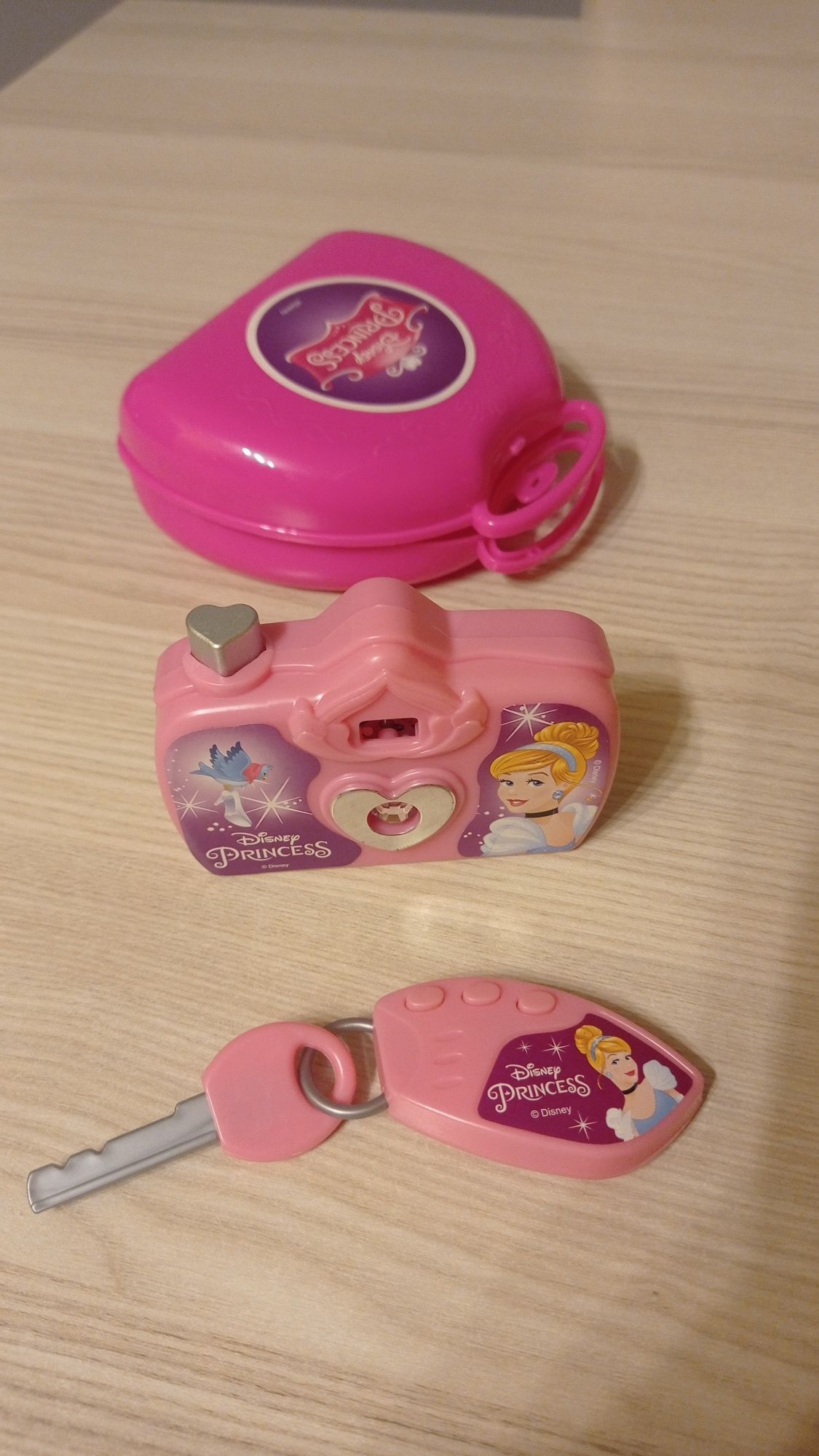 Zabawki księżniczki Disney Kopciuszek - torebka kluczyk ruchomy aparat