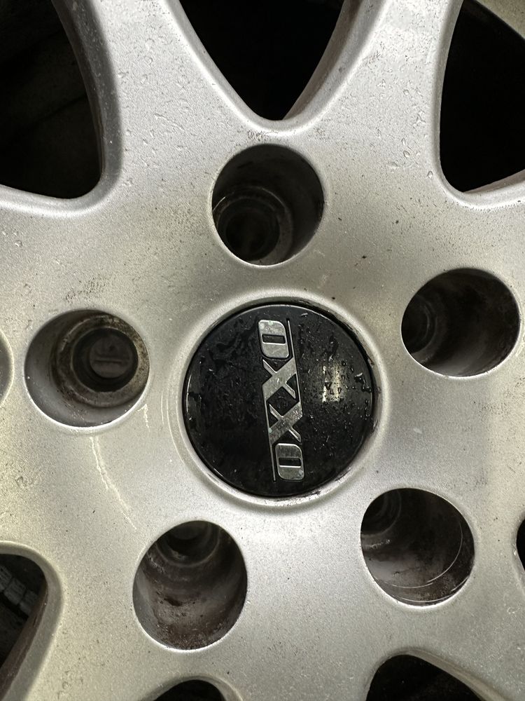Титанові диски OXXO R15 з зимовою резиною Good Year