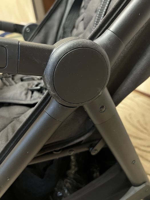 Прогулянкова коляска Carello Bravo