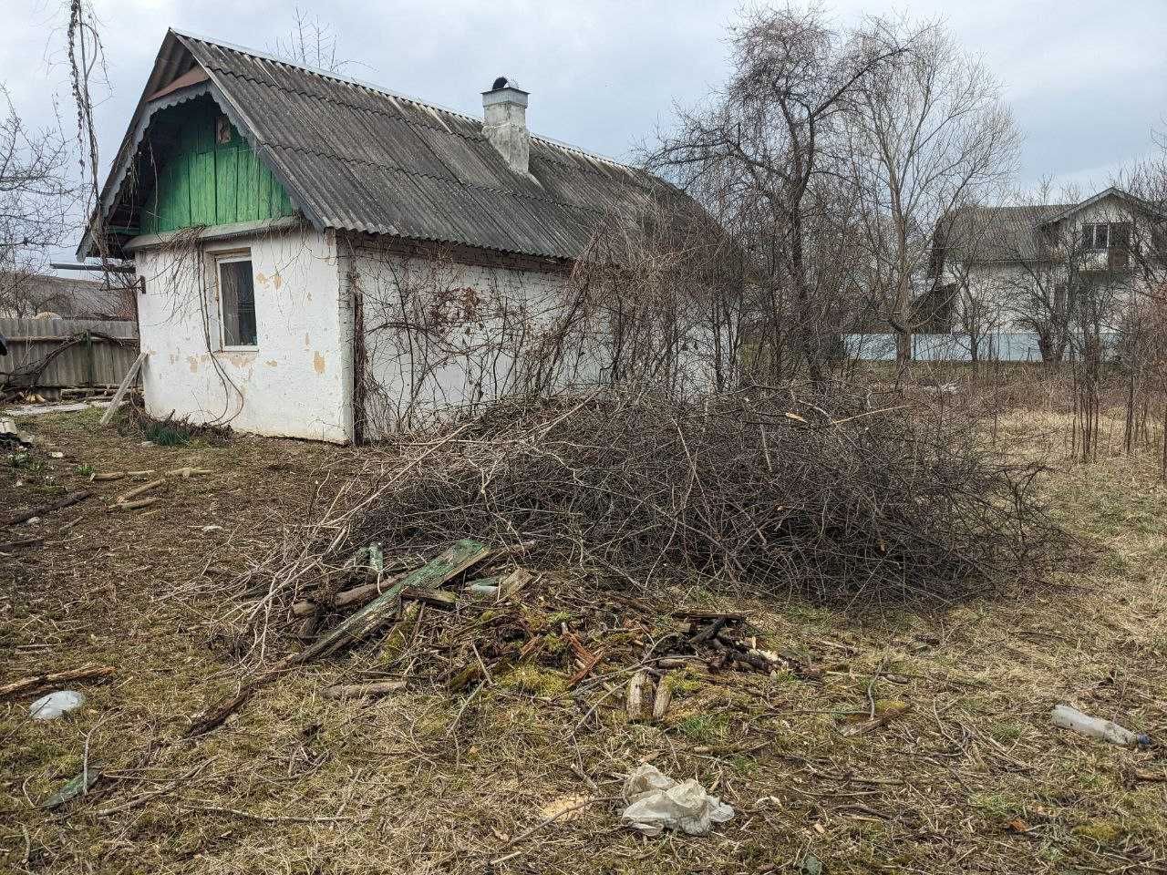 Продається земля 6 сот з будинком 20 м2  у с. Підлісся