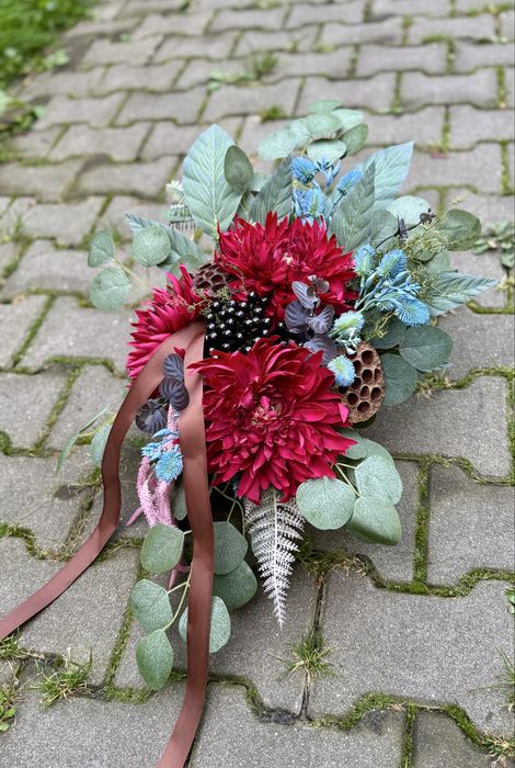 Stroik na pomnik bordowy