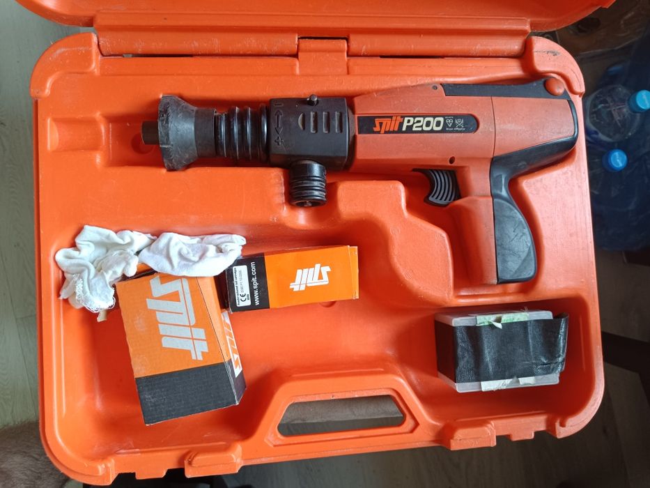 Gwoździarka/osadzak prochowy Spit P200 wraz z nabojami i gwoździami