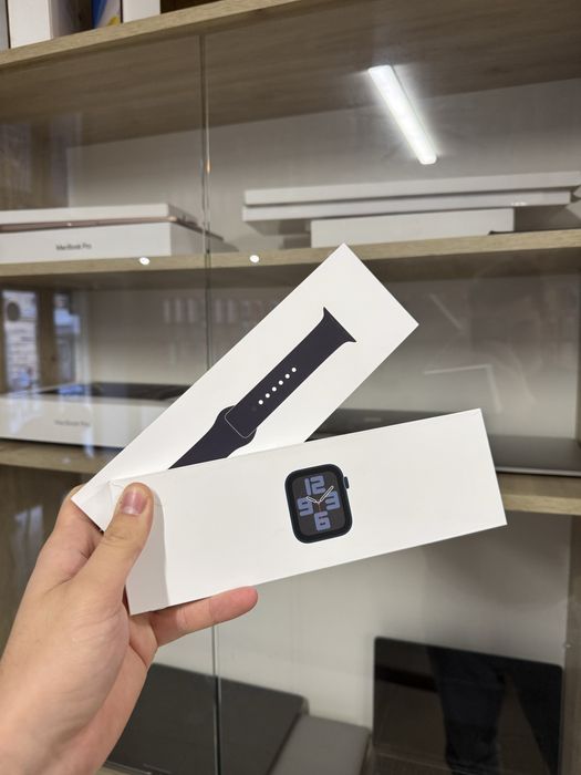 Новий, запакований Apple Watch SE 2 (2024) GPS 40mm Midnight Aluminium