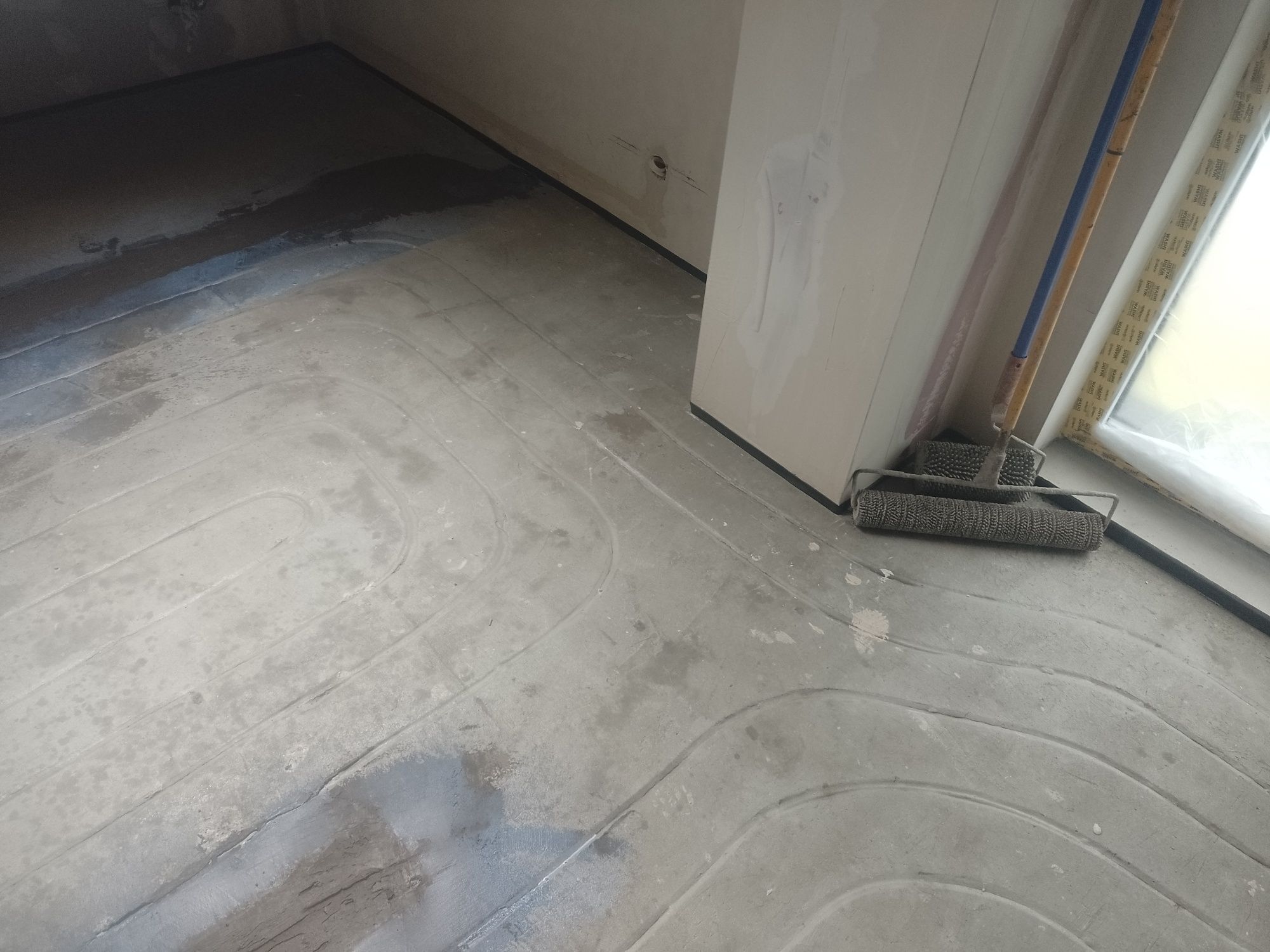 Wylewki samopoziomujące-Mikrocement --Montaż podłóg od A do Z