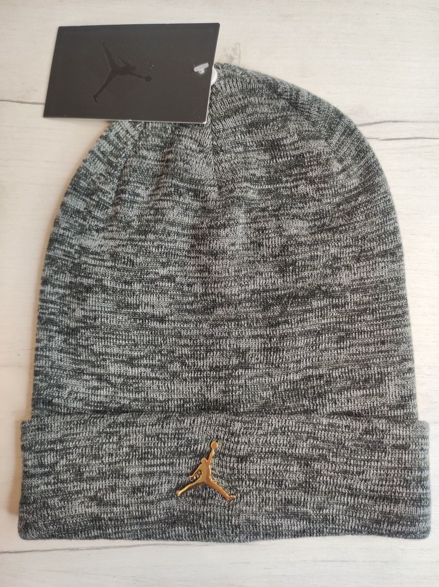 Шапка Jordan Cuffed Beanie Metal Jumpman CW6402-091 One size