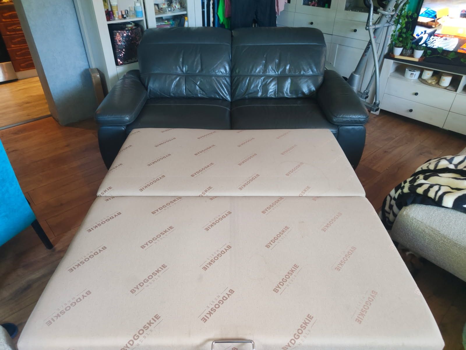 Sofa skórzana z funkcją spania