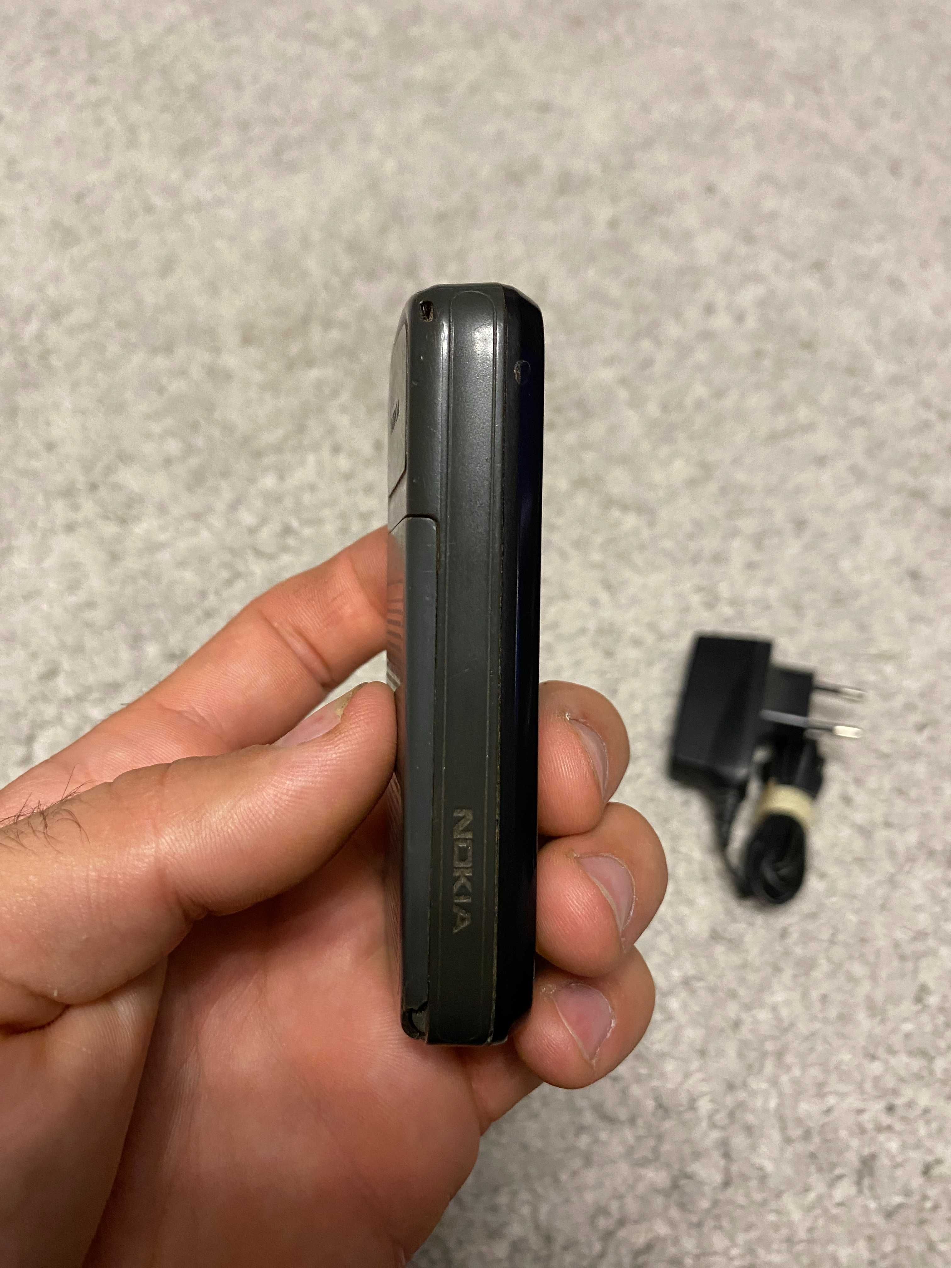 Мобильный телефон Nokia 1209 (1200 1208) с зарядкой