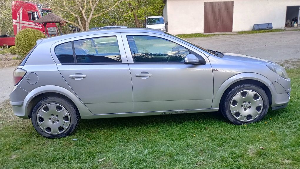 Opel Astra H 2004