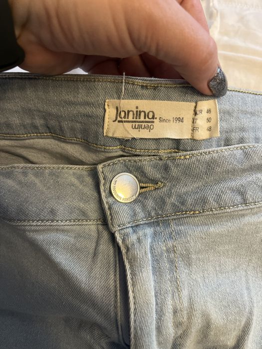 Dwie pary spodenek w rozmiarze 48