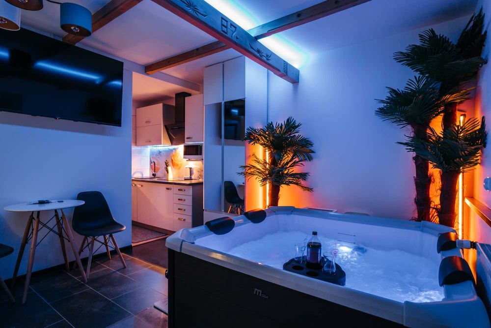 Domek miniapartament LOVE SPA JAUCUZZI w pokoju na wyłączność no limit