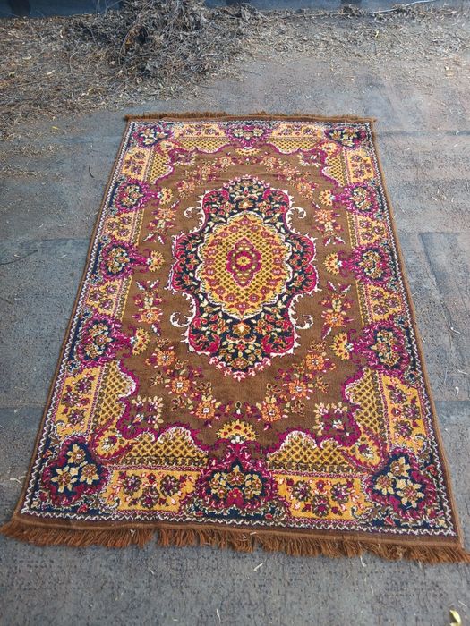 Б/у Ковер. Хорошее состояние.